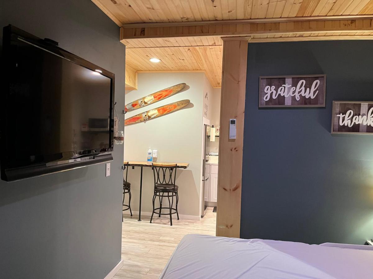 Perfect Cozy Lake Retreat - 1 bedroom Gilmanton Buitenkant foto